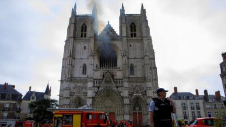Afrikai menekült gyújtotta fel a nantes-i katedrálist