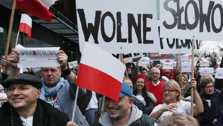A lengyeleknek nem kell a külföldi tulajdonú média 
