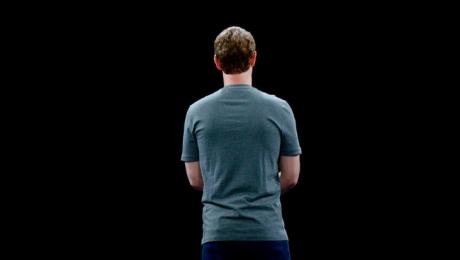 180 fokos fordulatot vett Zuckerberg