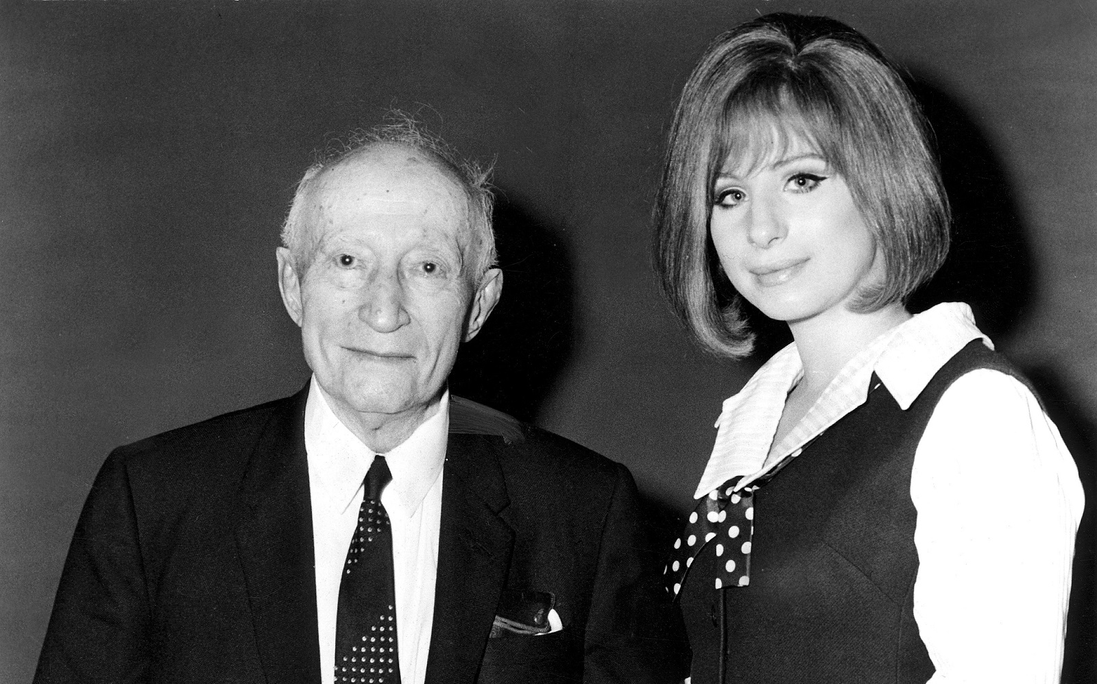 Zukor Adolf és Barbra Streisand 1969-ben. Fotó:  Erich Kocian / ullstein bild / Getty Images