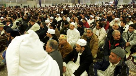 Franciaország muszlim lakossága „ellentársadalmat” hozhat létre