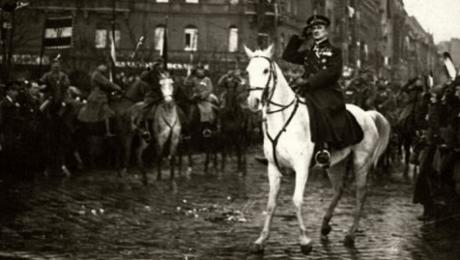Horthy fővezér és a Nemzeti Hadsereg budapesti bevonulásának előestéjén